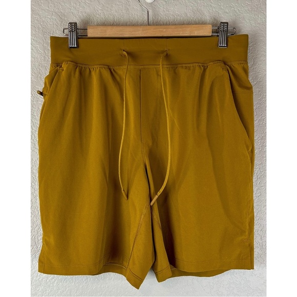 Lululemon T.H.E. Linerless Short 9" in Gold Spice, size Medium - Picture 2 of 9